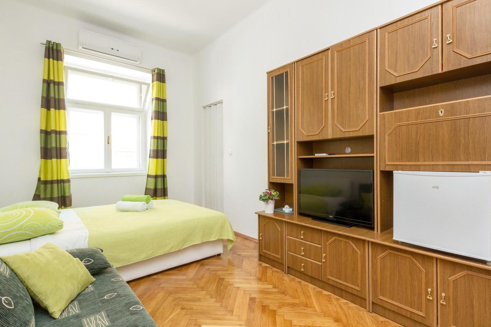 Central Jardin Guest House 斯普利特 客房 照片