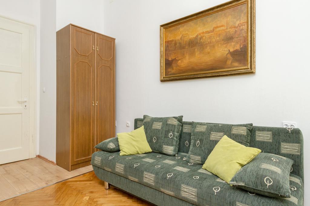 Central Jardin Guest House 斯普利特 客房 照片