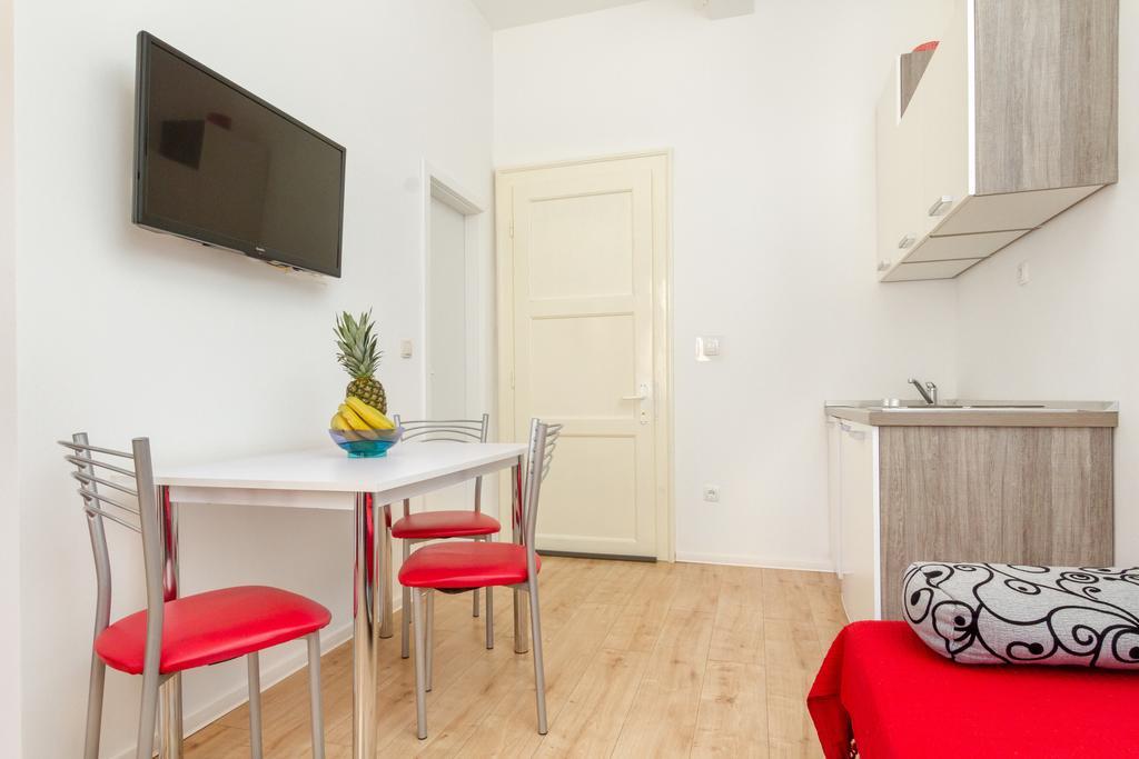 Central Jardin Guest House 斯普利特 客房 照片