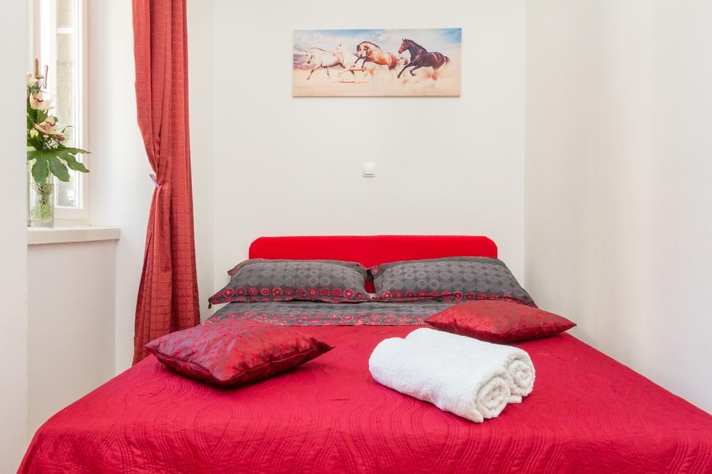 Central Jardin Guest House 斯普利特 客房 照片