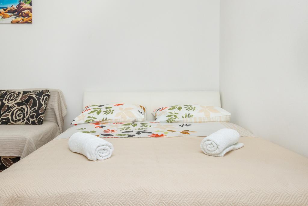 Central Jardin Guest House 斯普利特 客房 照片